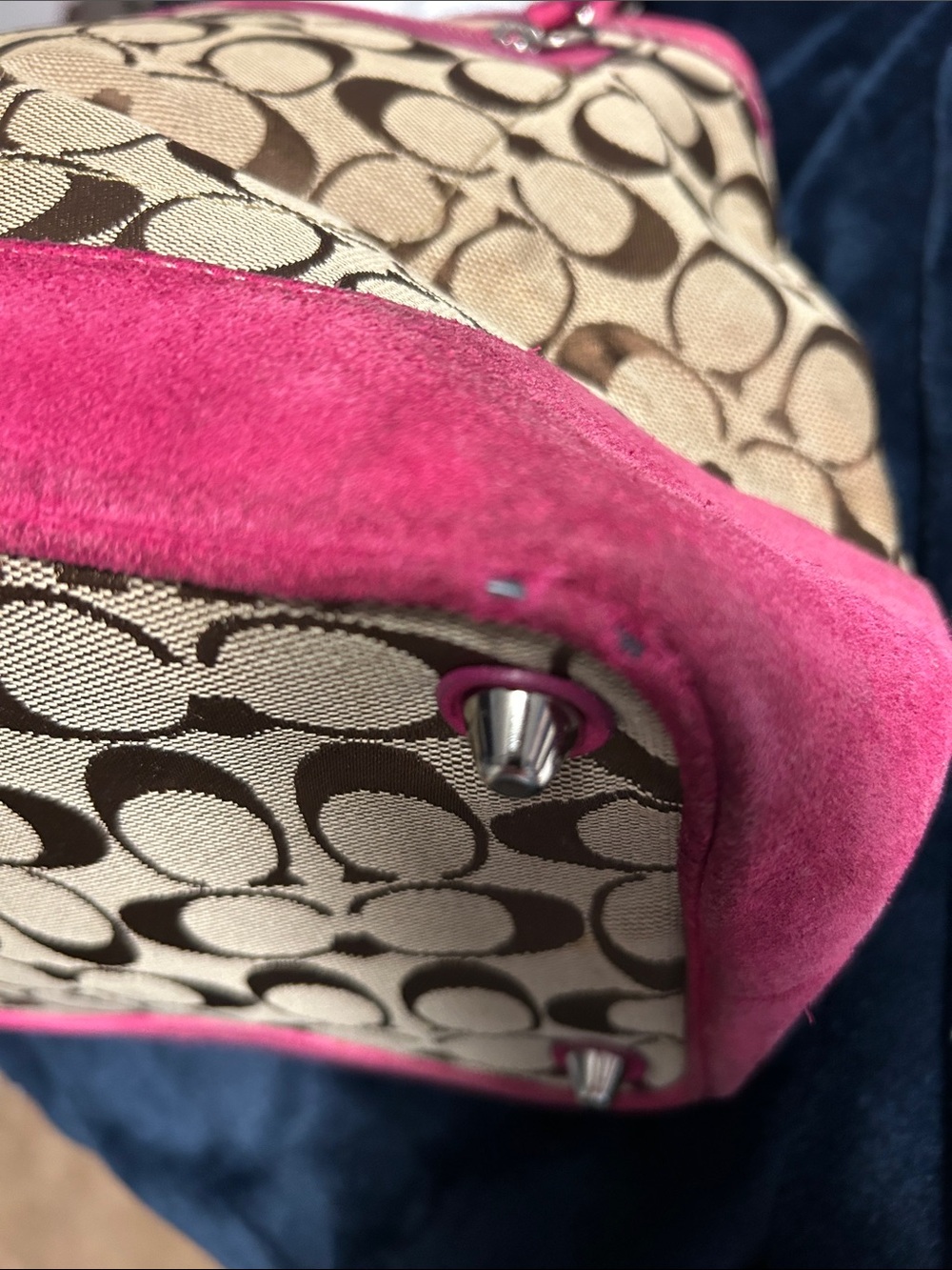 Coach Vintage 2004 Signature Canvas Shoulder Bag - Picture 11 of 11